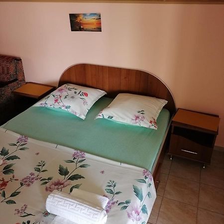 Bcm Family House Hotel Două Mai Buitenkant foto