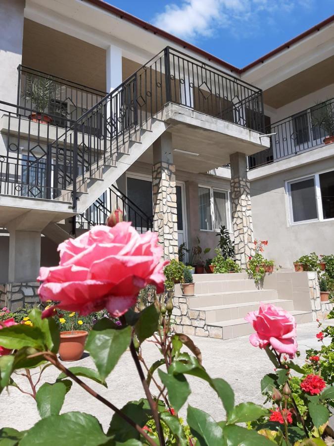 Bcm Family House Hotel Două Mai Buitenkant foto