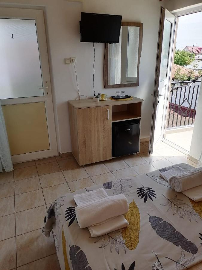 Bcm Family House Hotel Două Mai Buitenkant foto