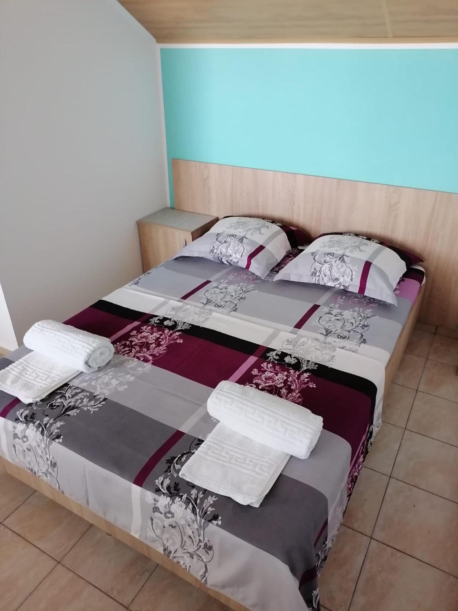Bcm Family House Hotel Două Mai Buitenkant foto