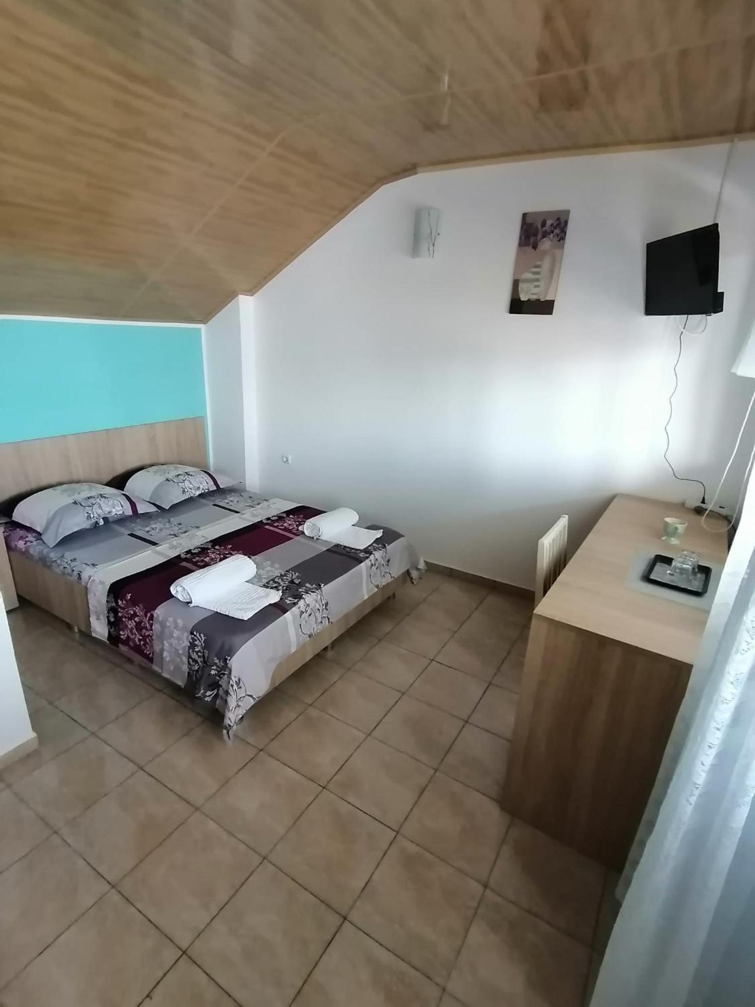 Bcm Family House Hotel Două Mai Buitenkant foto