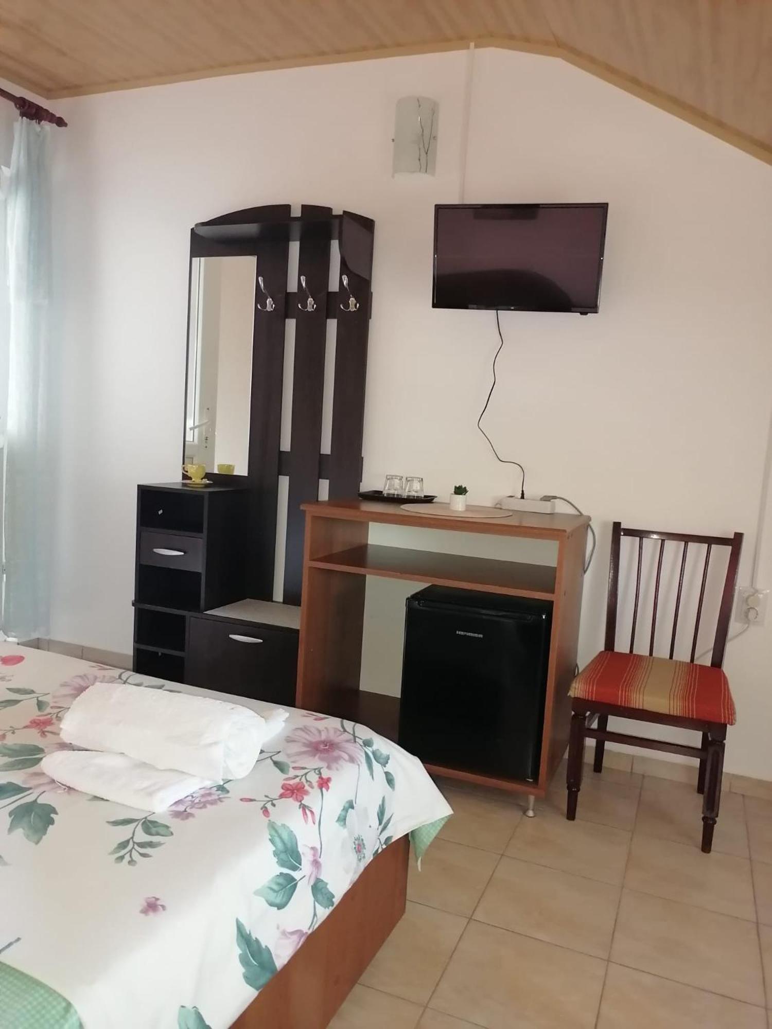 Bcm Family House Hotel Două Mai Buitenkant foto